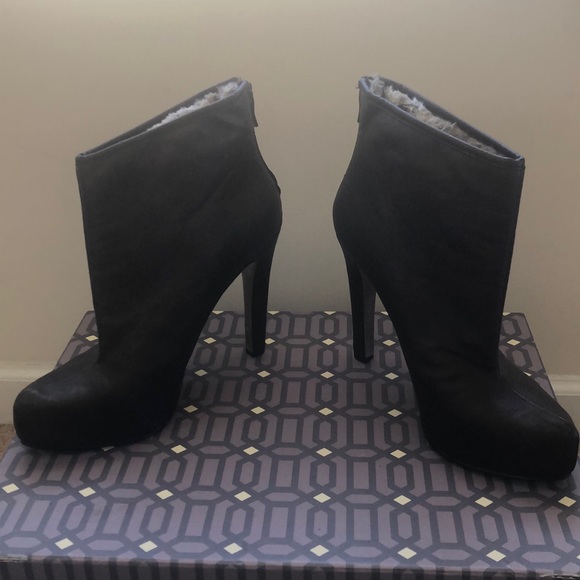 BCBG Brown Ankle Boots with Faux Fur Lining - Picture 2 of 6